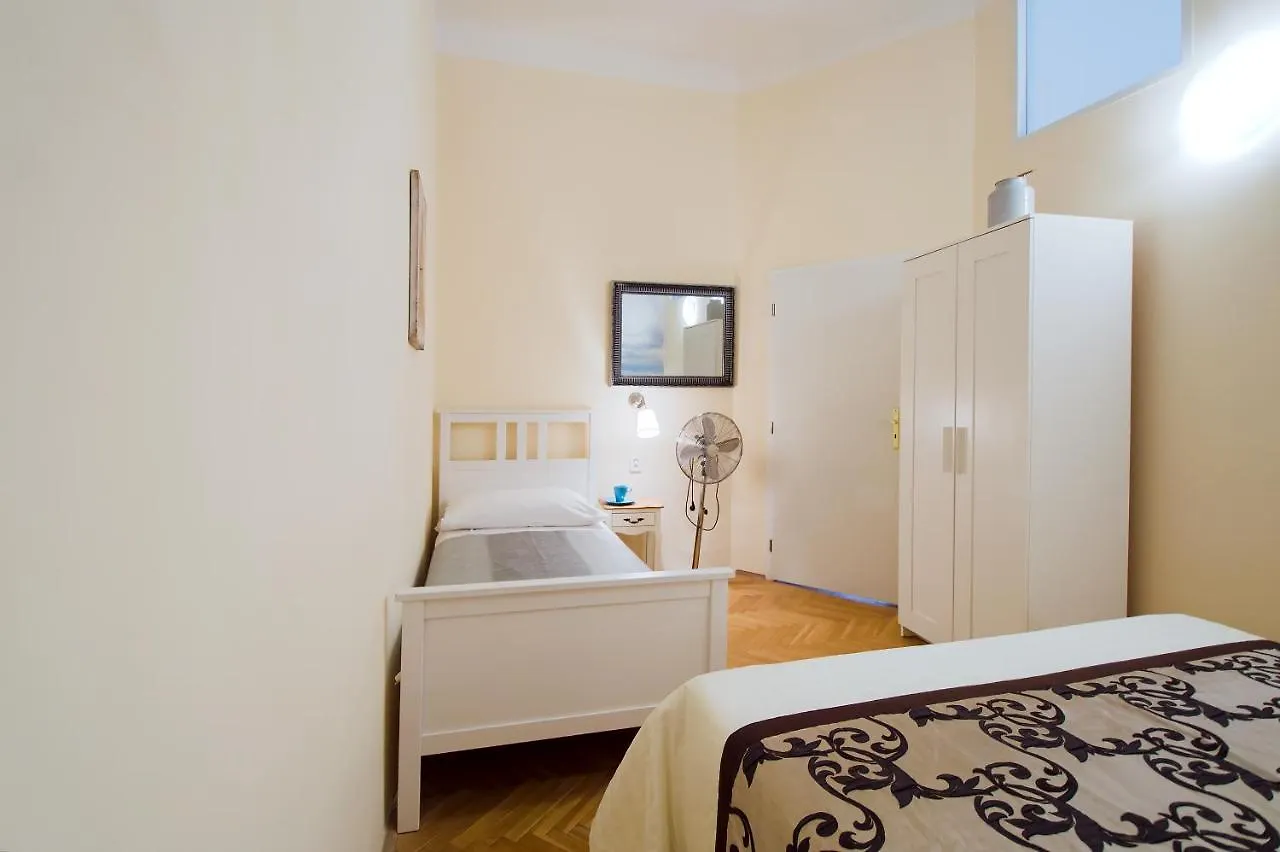 City Center Apartment Legerova Prague